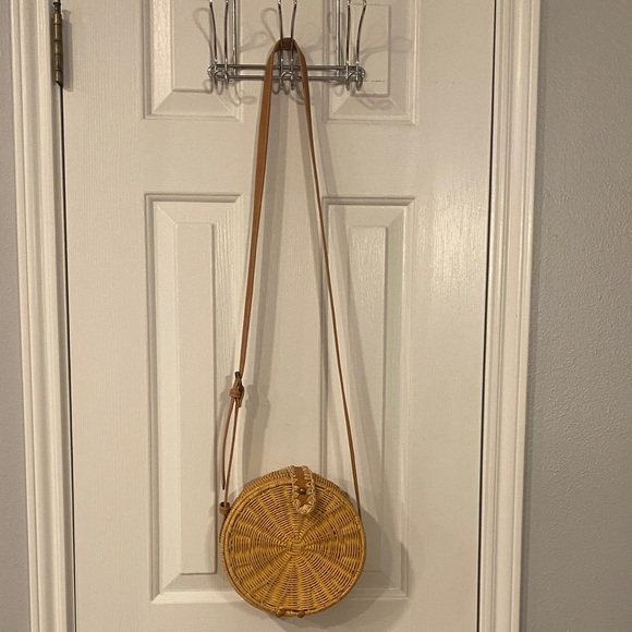 Round Woven Tan Crossbody Bag - Picture 10 of 11